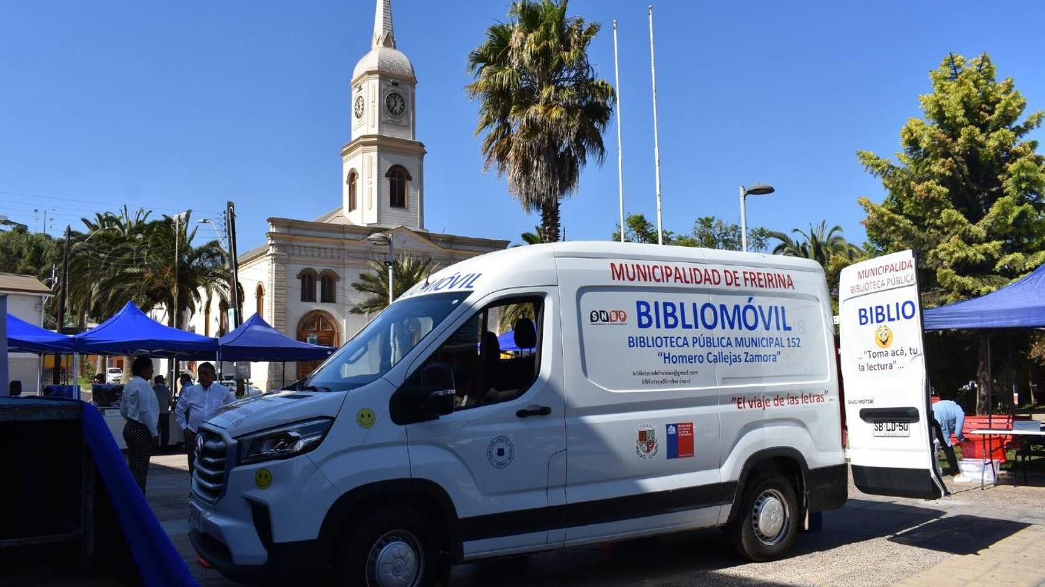 Biblioteca Pública de Freirina inaugura su nuevo bibliomóvil 