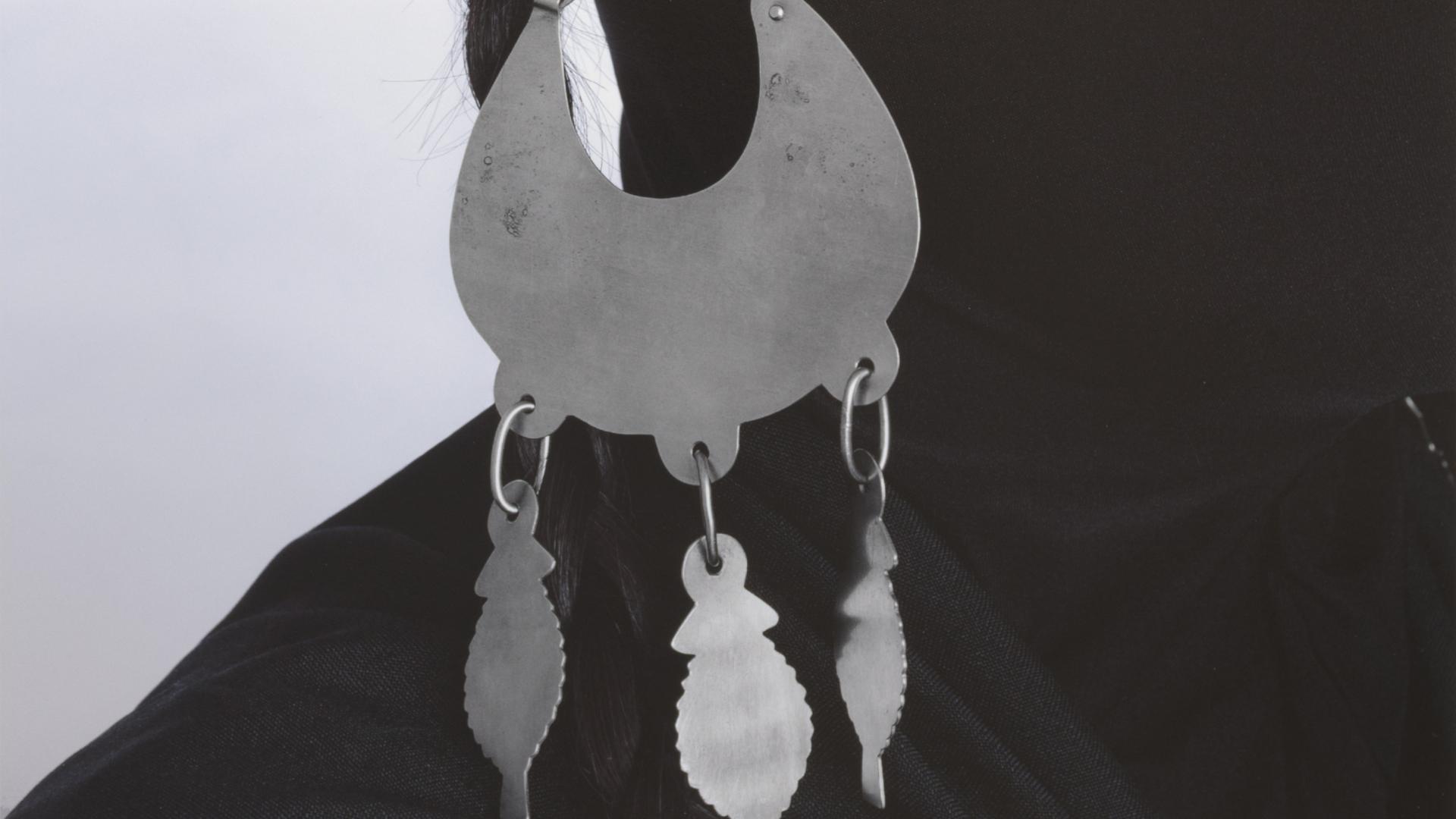 Paula Baeza Pailamilla. Fotografía de Lorna Remmele. De la serie Mi cuerpo es un museo, 2019. Col. MNBA.