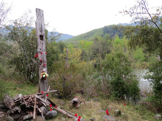 Vista del Monumento Histórico Matanza de Mulchén: Fundo Carmen y Maitenes (2018), Región de La Araucanía.